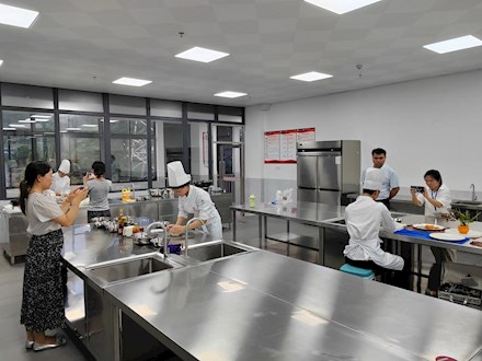 商学院举行2024年上半年烹饪工艺与营养专业教师考核展示活动